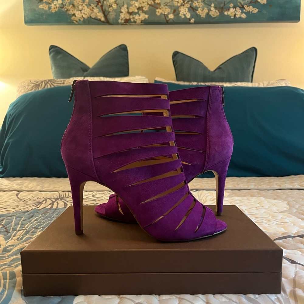 NWT INC International Concepts
Purple Suede Scrappy Back Zip Booties Sandals